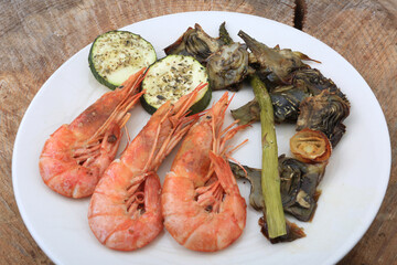red Prawns with vegetables assorted