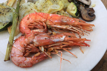 red Prawns with vegetables assorted