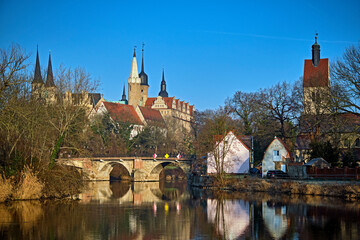 Fototapeta premium Merseburger Dom St. Johannes und St. Laurentius , Schloss Merseburg , Neumarktbrücke und Neumarktkirche St. Thomae an der Saale in Merseburg.