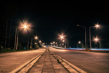 Fototapeta na wymiar railway bridge at night