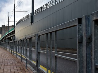 Obraz premium bridge fence railing to the sidewalk