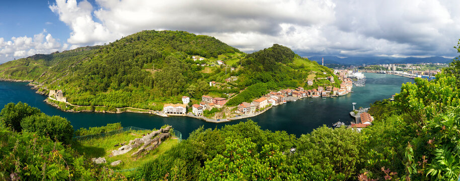 Aereal view of Pasai Donibane