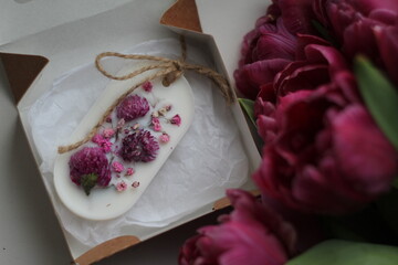 dried flowers in a box