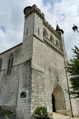 Fototapeta na wymiar Façade de l’église Saint-André de Monflanquin