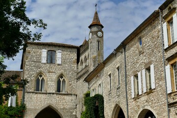 La maison dite « du Prince Noir » et le clocher de l’église Saint-André à Monflanquin