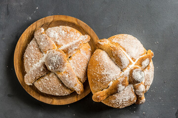 Pan de muerto black background