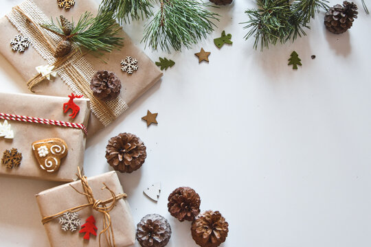 Boże Narodzenie, kartka świąteczna, prezenty i dekoracje świąteczne. Christmas decorations, get a gift. 
