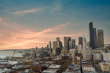 Fototapeta na wymiar Seattle cityscape skyline downtown waterfront at sunset. 