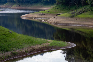 Represa com água abaixo da capacidade devido a crise hidrica. © Marcos