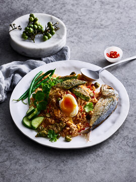 Khao Padt Nam Prik Kapi - fried rice meal