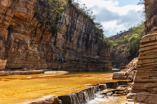 C&acirc;nions do Lago de Furnas em Capit&oacute;lio, Minas Gerais, Brasil.