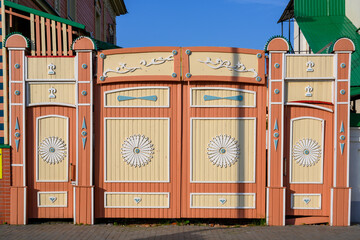 Wooden gates in a bright Tatar style in Kazan, Russia