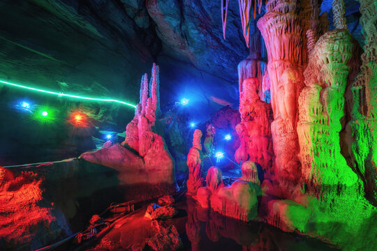 Underground caves in Xintai City, China © 昊 周