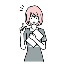 立って書類を手に持って何かひらめいたエステ店員の女性