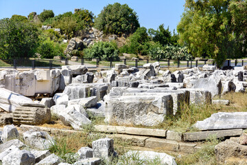 Fototapeta na wymiar Fountain Nymphaeum in Side. Turkey. Manavgat. Alania. Monumental Fountain. Nymphaeum. Ancient ruins