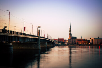 Fototapeta na wymiar Riga skyline and stone bridge of Riga with a view to old city