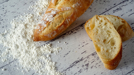 まかれた小麦粉バケット