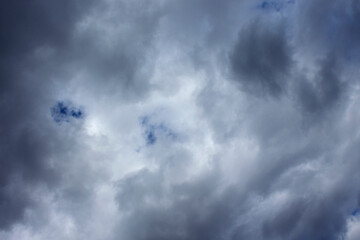 black and gray clouds in the sky.