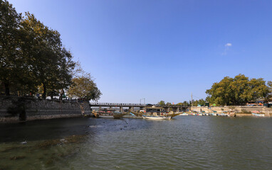 Obraz premium Bursa - Turkey 28. September.2021 Gölyazı district is a peninsula famous for fishing.