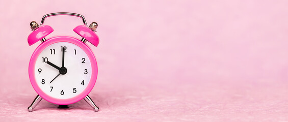 Save time, daylight savings, clock on a pink background, web banner