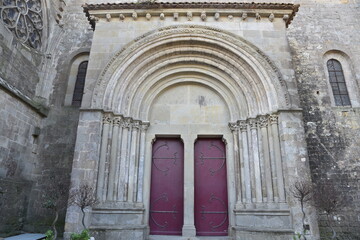 Fototapeta na wymiar Portail de la basilique Saint-Nazaire à Carcassonne, France