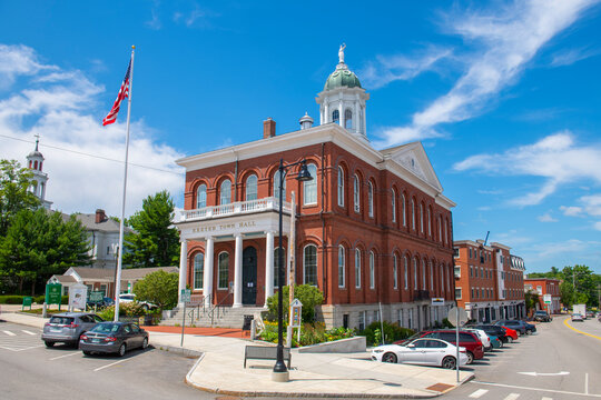 Exeter town hall at 10 Front Street in historic town center of Exeter, New Hampshire NH, USA. 