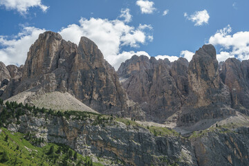 Fototapeta na wymiar Val di Gardena Hike in dolomity