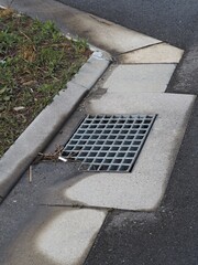 側溝のグレーチング