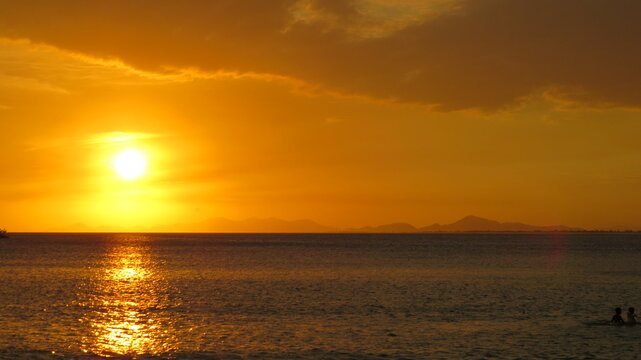 sunset over the sea © Rodrigo