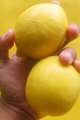 lemon in hand