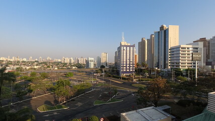 Vista da manhã de edifícios 