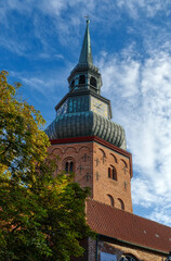 Schöner alter Kirchturm in der Altstadt von Stade