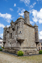 Fototapeta na wymiar Guerlesquin. Le présidial, ancienne prison seigneuriale, monument historique. Finistère. Bretagne