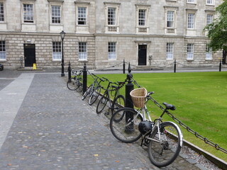 Fototapeta premium Dublin, la gran diversidad que te puedes encontrar por la capital irlandesa.