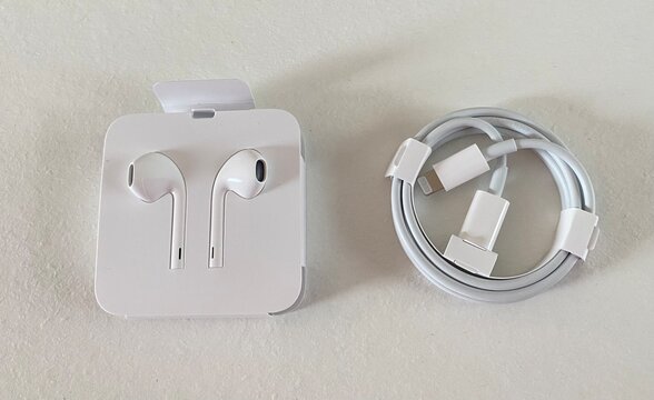Écouteurs et câble d’iPhone d’Apple 