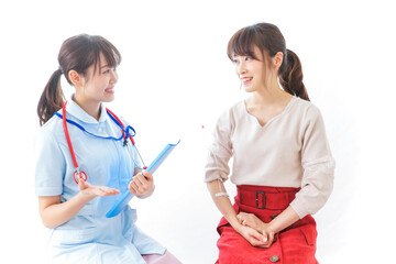 病気の治療をする女性