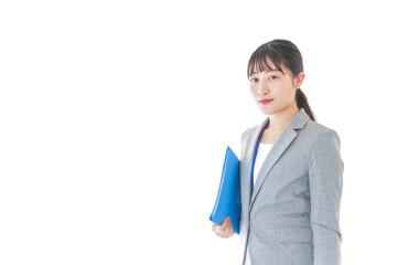 オフィスで働く若いビジネスウーマン