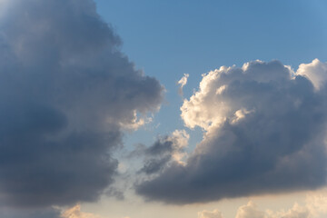 Fototapeta na wymiar Daylight heavy clouds with blue sky