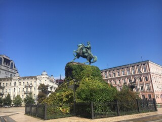 Fototapeta premium statue of Bogdan Khmelnickij in Kyiv 