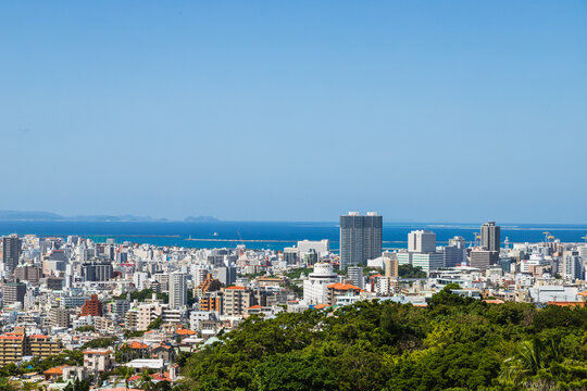 沖縄の街並み」の写真素材 | 3,012件の無料イラスト画像 | Adobe Stock