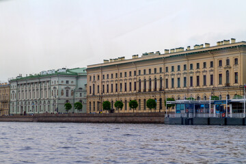Fototapeta na wymiar Rio o River en la ciudad de San Petersburgo o Saint Petersburg en el pais de Rusia o Russia