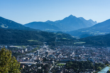 Blick auf Innsbruck von  Nordkette, Berge