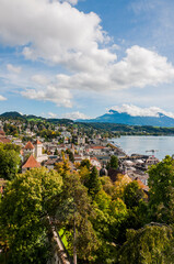 Naklejka premium Luzern, Museggtürme, Museggmauer, Pulverturm, Allenwindenturm, Vierwaldstättersee, Rigi, Stadtbefestigung, Türme, Wehrgang, Altstadt, Reuss, Zentralschweiz, Sommer, Herbst, Schweiz