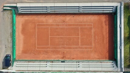 Obraz na płótnie Canvas defaulclay tennis court, empty, seen from abovet
