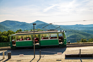 Wagen der Zahnradbahn von Königswinter zum Drachenfels an der Bergstation