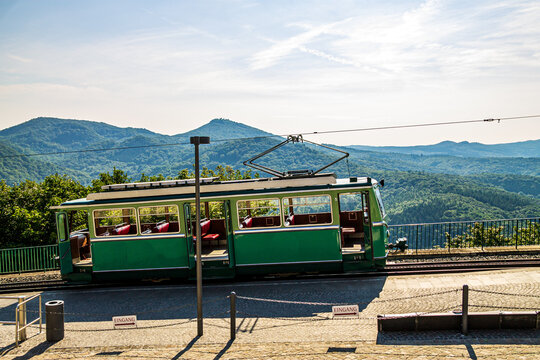 Wagen der Zahnradbahn von K&ouml;nigswinter zum Drachenfels an der Bergstation