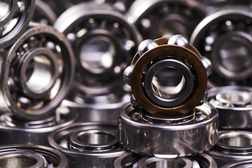 Bearings. Ball bearings. Thrust bearings.