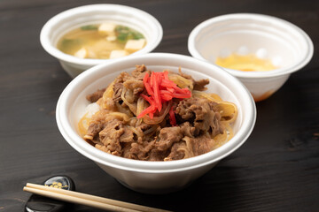 牛丼のテイクアウトイメージ