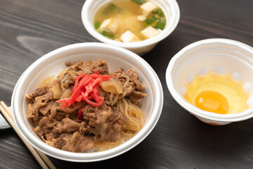 牛丼のテイクアウトイメージ