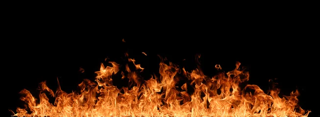 Gordijnen Brand vlammen op zwarte achtergrond. © prasong.